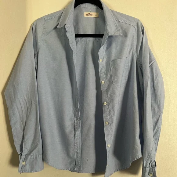 Hollister Women’s Button Up! - Picture 2 of 4